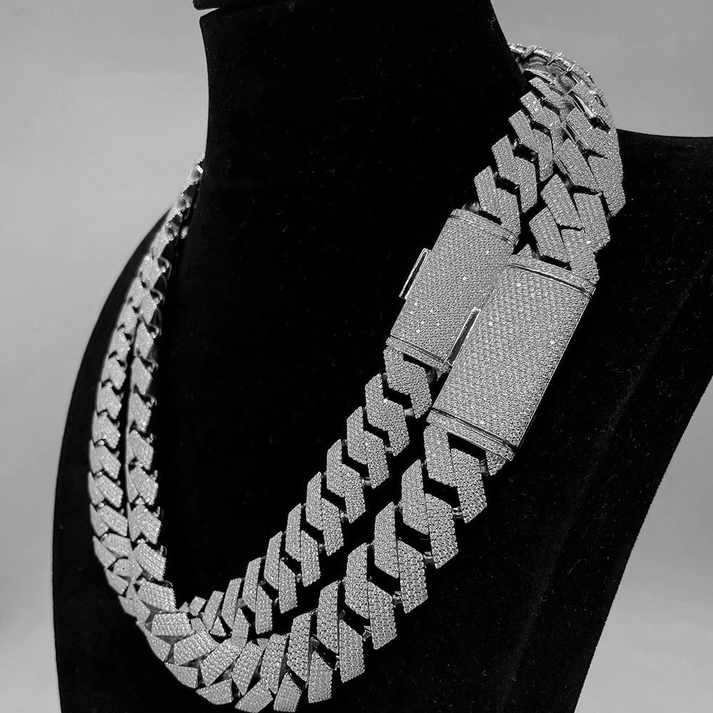 Heavy Moissanite Cuban Link Chain | Solid 925 Silver" - AUREA VIII